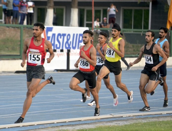 Krishan Kumar (155) won the men's 800m with a time of 1:50.12 at the National Inter-State Championship in Patiala on Sunday.