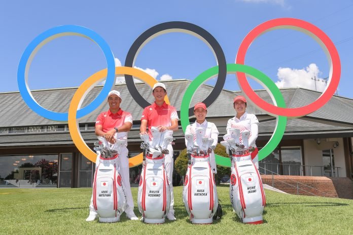 The Japan men's and women’s Olympic golf teams pose for a photo prior to the men’s individual stroke play event on Day 5 of the Tokyo 2020 Olympics at the Kasumigaseki Country Club in Saitama on Sunday. (Photo by Ben Jared/PGA TOUR/IGF)